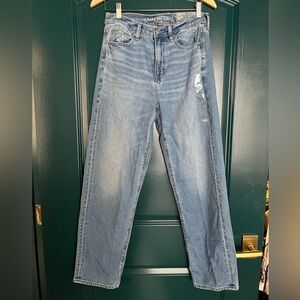 American Eagle Strigid size 4 jeans. NWT
